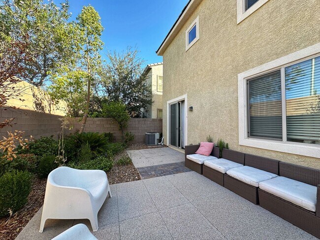 Foto del edificio - 5137 Fiery Sky Ridge St
