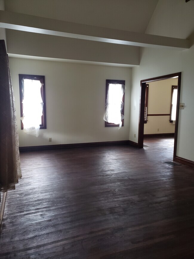 1465 Loretta Ave, Columbus, OH 43211 House for Rent in Columbus, OH