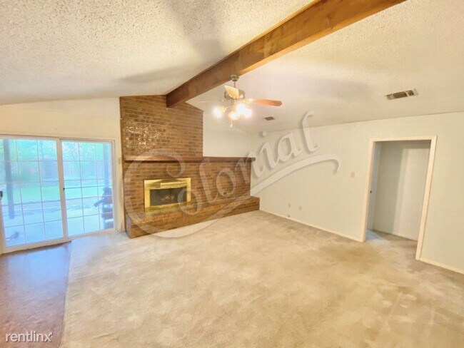 Building Photo - 3 br, 1.5 bath House - 2004 Sunset St