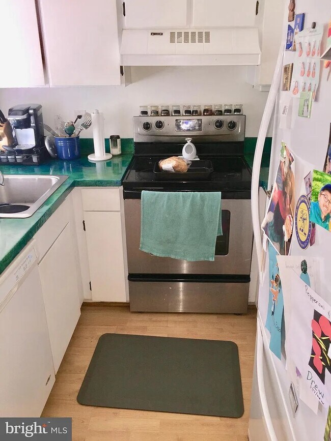 Foto del edificio - 3832 Porter St NW