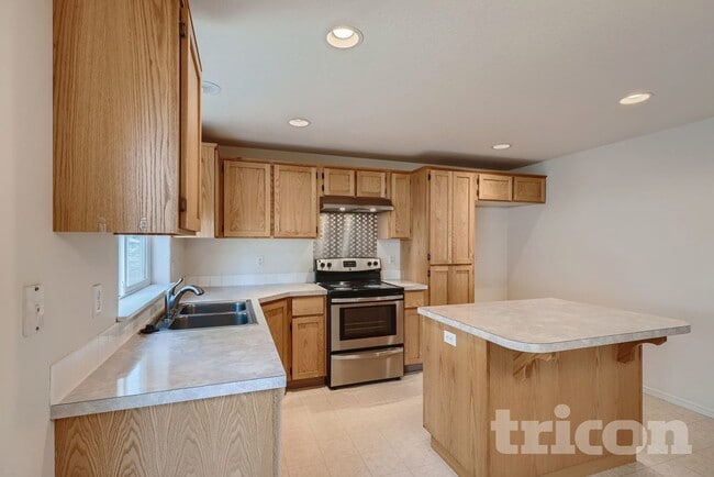 Building Photo - 6509 NE 139th Ct