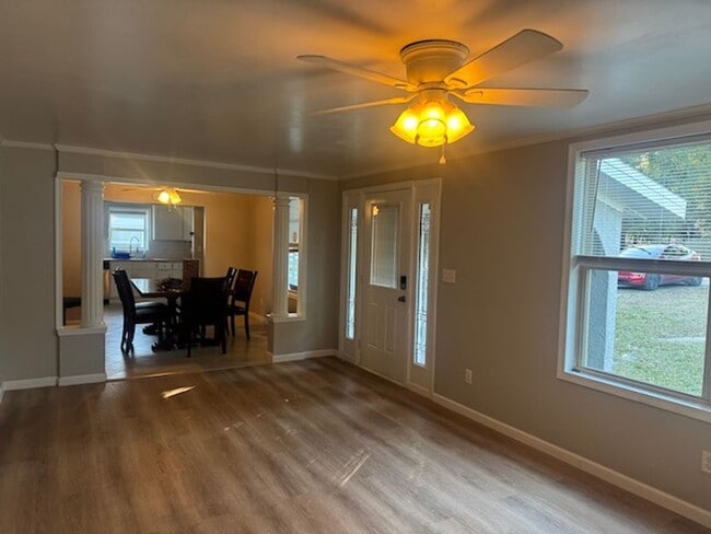 Foto del edificio - POOL AND APT/WORK SHOP/CRAFT ROOM