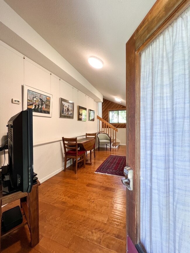 Foto del edificio - 3138 Browns Valley Rd