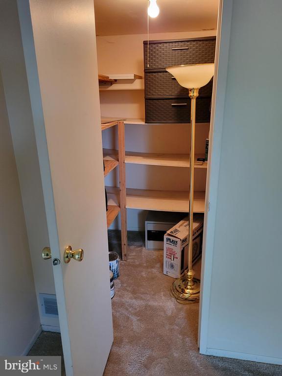 Foto del edificio - 421-421 Stony Way
