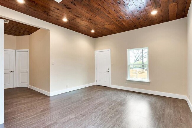 Building Photo - 6311 Felix Ave