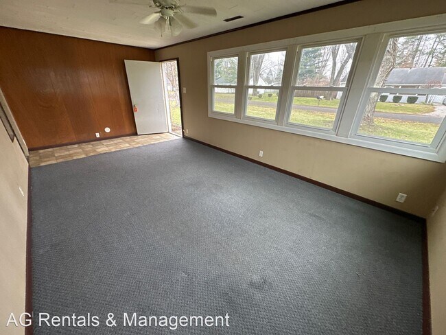 Building Photo - 3 br, 1 bath House - 1730 Scotsdale Dr