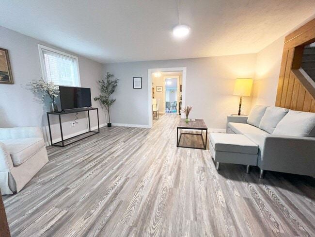 Building Photo - 3923 Bluestone Rd