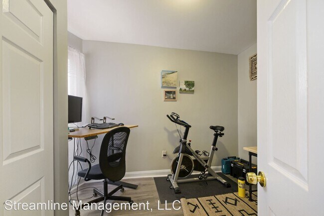 Building Photo - 2 br, 1 bath House - 207 R St NW #7