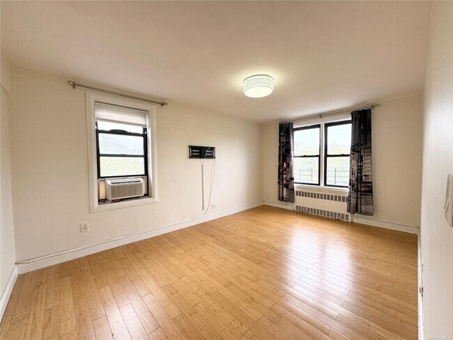 Building Photo - 102-32 65th Ave