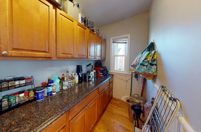 Building Photo - 25 Tufts St