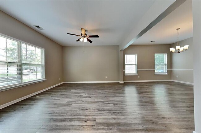 Building Photo - 3947 Rosebud Park Dr