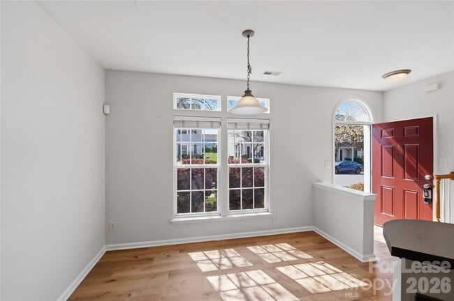 Building Photo - 4957 Sunburst Ln