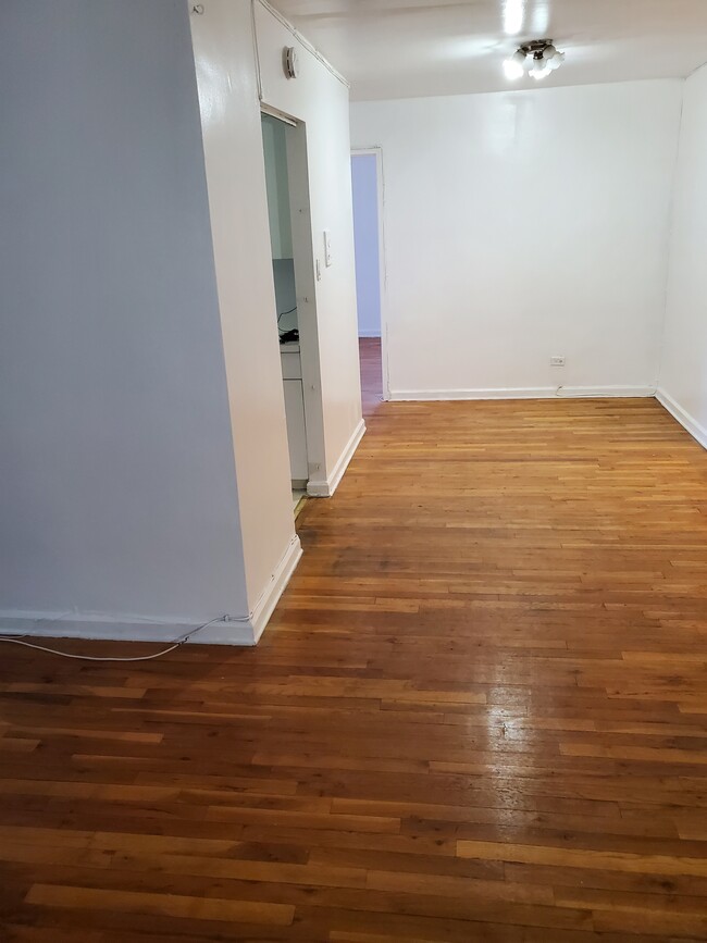 Foto del edificio - 6309 108th St