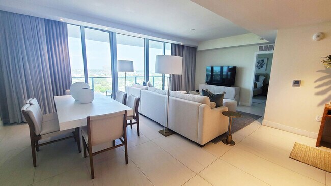 Foto del edificio - 3100 N Ocean Dr