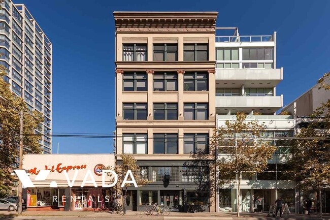 Building Photo - The Paris Block 1 Bedroom Loft For Rent 40...