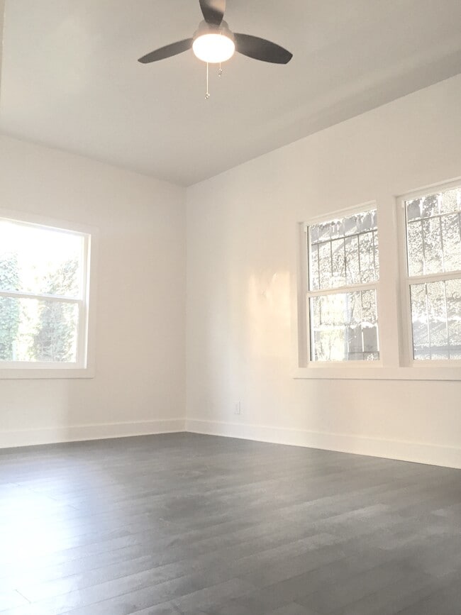 Building Photo - 2719 W Sunset Blvd