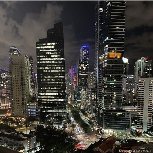 Building Photo - 1581 Brickell Ave