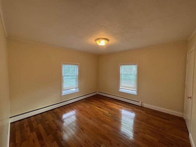 Building Photo - 213 Beacon St