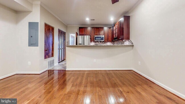 Foto del edificio - 1604 Isherwood St NE