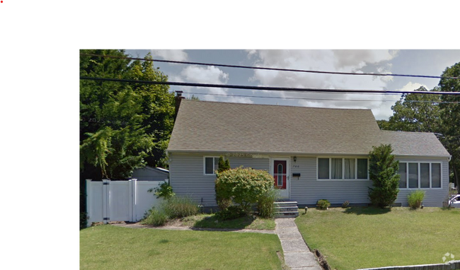 Building Photo - 700 McCall Ave
