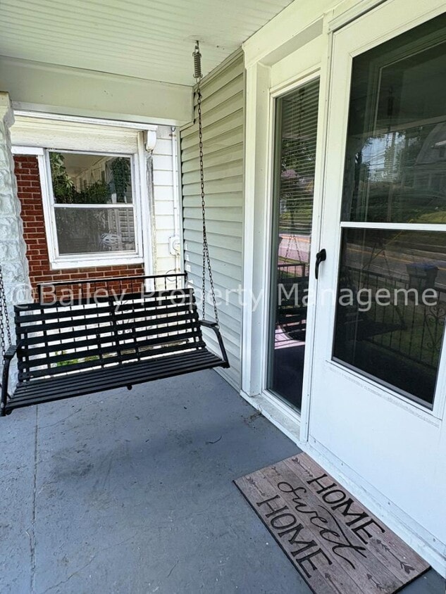 Primary Photo - 1634 S Preston St