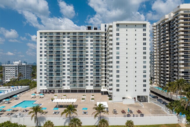 Building Photo - Arlen Beach