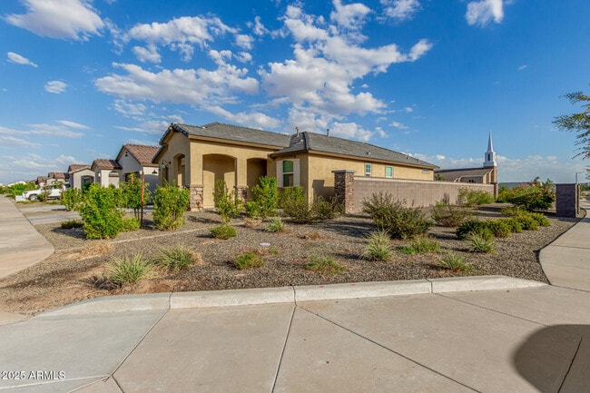 Building Photo - 23115 E Twilight Dr
