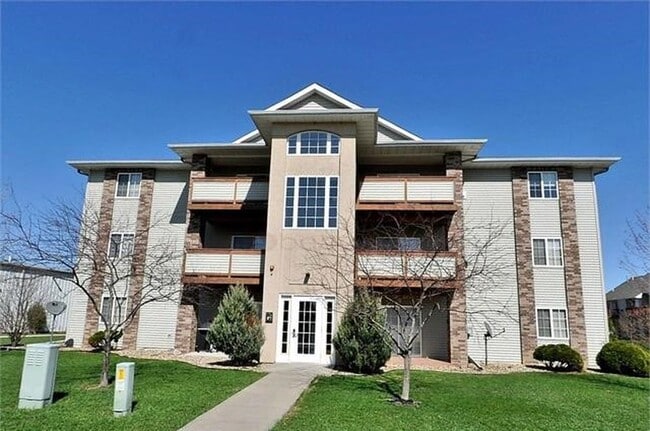 Building Photo - 560 Penn Ct