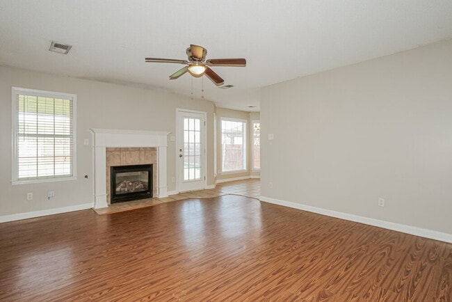 Foto del edificio - 1118 Greenwich Dr