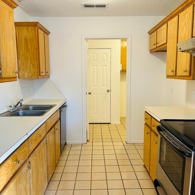 Foto del edificio - 6114 10th St