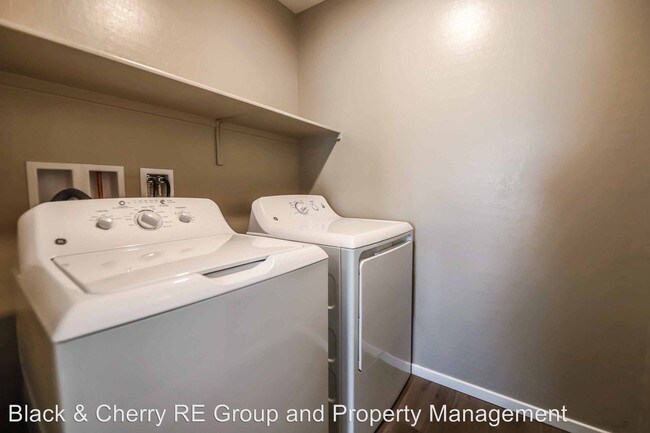 Foto del edificio - 3 br, 2.5 bath House - 525 Thea St #1412