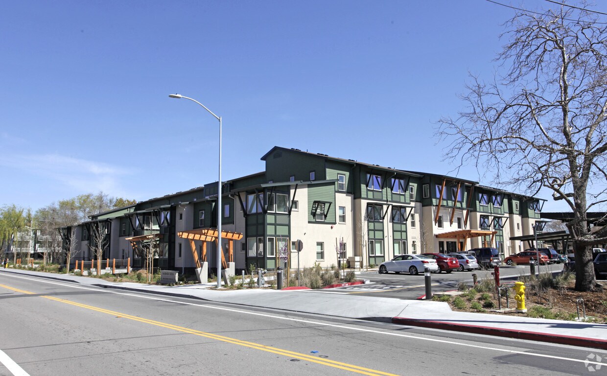 Foto principal - Warner Creek Senior Housing