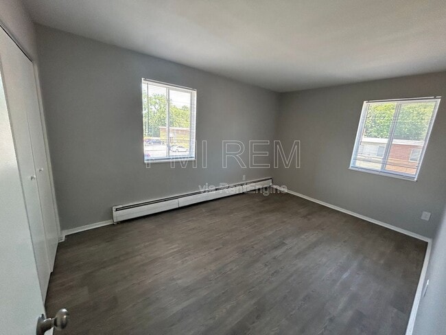 Foto del edificio - 5281 E 126th St