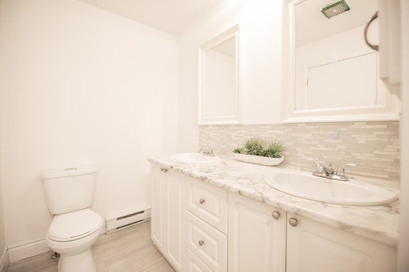 Building Photo - 125 Av Des Jonquilles