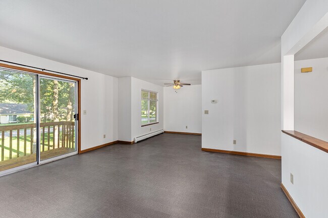 Sala de estar/comedor - 15326 Clovernook Dr