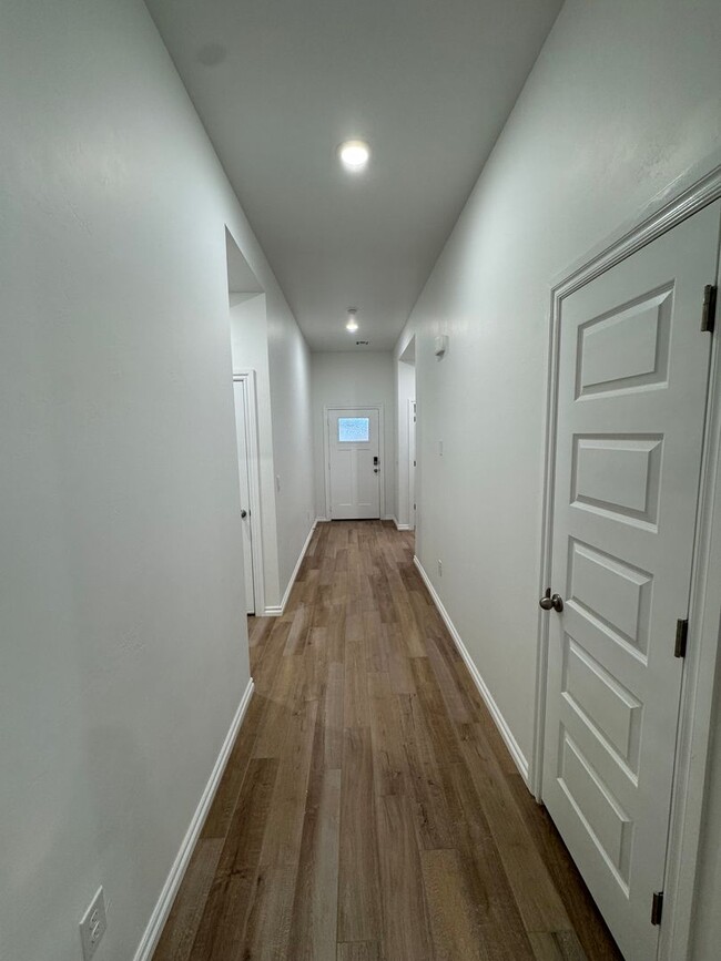 Foto del edificio - Brand NEW 4 Bedroom 2 Bathroom Home in Mon...