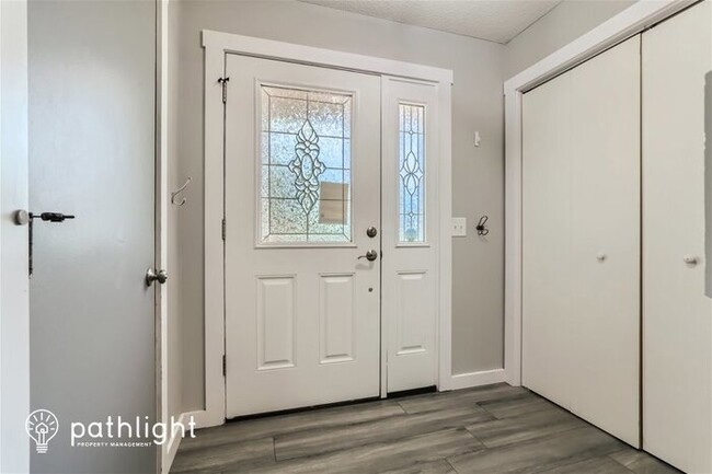 Foto del edificio - 1906 Helena Road N, Oakdale, MN, 55128