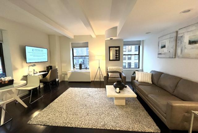 Foto principal - 1 bedroom in New York NY 10019