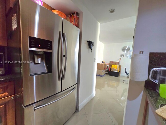 Foto del edificio - 6940 Miami Gardens Dr