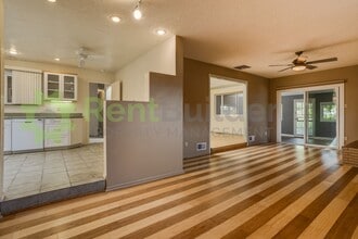 Building Photo - 7112 Ottawa Rd NE