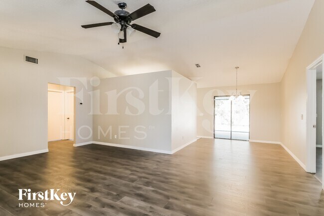 Foto del edificio - 2330 Eastmeadows Ct