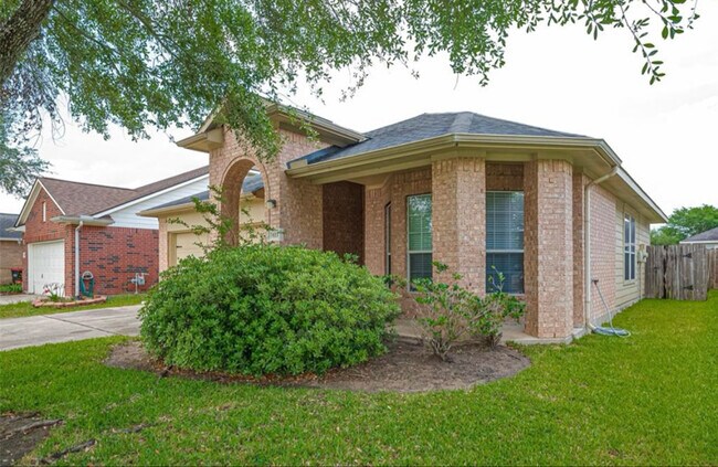 Building Photo - 7411 Jacobs Well Dr