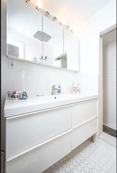 Building Photo - 57 W 58th St