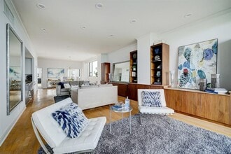 Building Photo - 1111 Hermann Dr