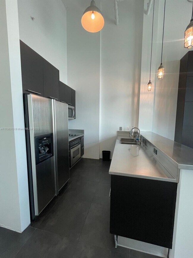 Foto del edificio - 9055 SW 73rd Ct