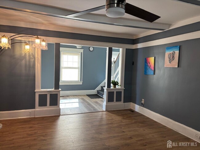 Building Photo - 220 S Washington Ave