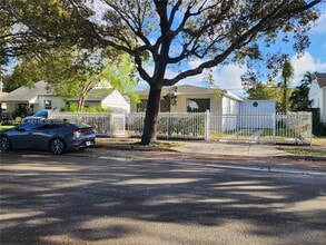 Building Photo - 1030 NW 48th St