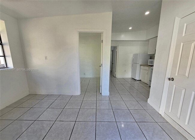 Building Photo - 2957 SW 36th Ct