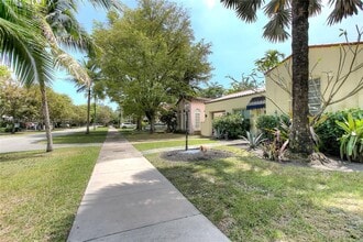 Building Photo - 536 Altara Ave