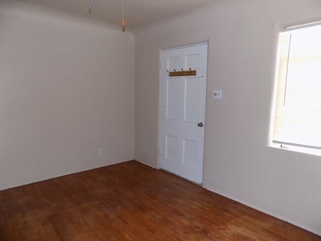Building Photo - 2646 Morningside Dr NE